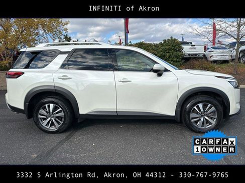 Used 2024 Nissan Pathfinder SL image 16