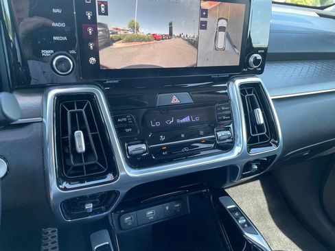 Used 2023 Kia Sorento SX AWD/4WD image 18