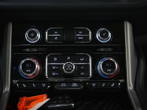 Used 2021 GMC Yukon XL Denali w/ Denali Ultimate Package image 22