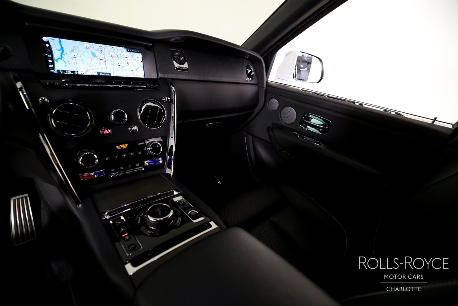 Used 2024 Rolls-Royce Cullinan AWD/4WD image 16