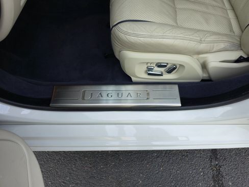 Used 2011 Jaguar XJ L RWD image 14