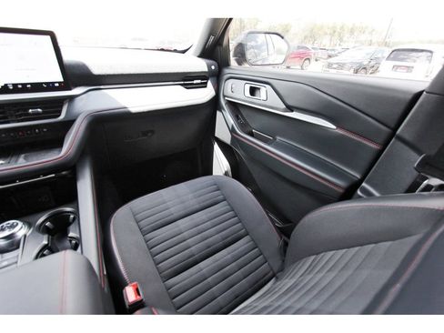 Certified 2025 Ford Explorer ST-Line w/ Premium Package RWD image 12