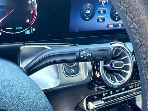 Used 2025 Mercedes-Benz GLB 35 AMG 4MATIC image 16