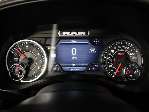 Used 2025 RAM 1500 Laramie image 15