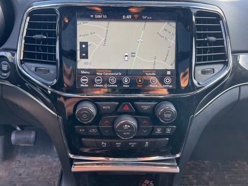 Used 2020 Jeep Grand Cherokee Trailhawk w/ Trailhawk Luxury Group AWD/4WD image 17