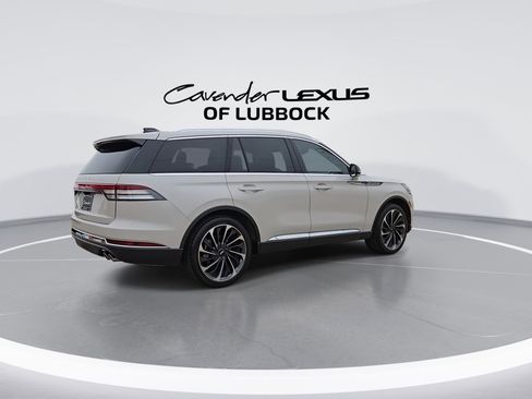 Used 2025 Lincoln Aviator Reserve w/ Luxury Package image 9