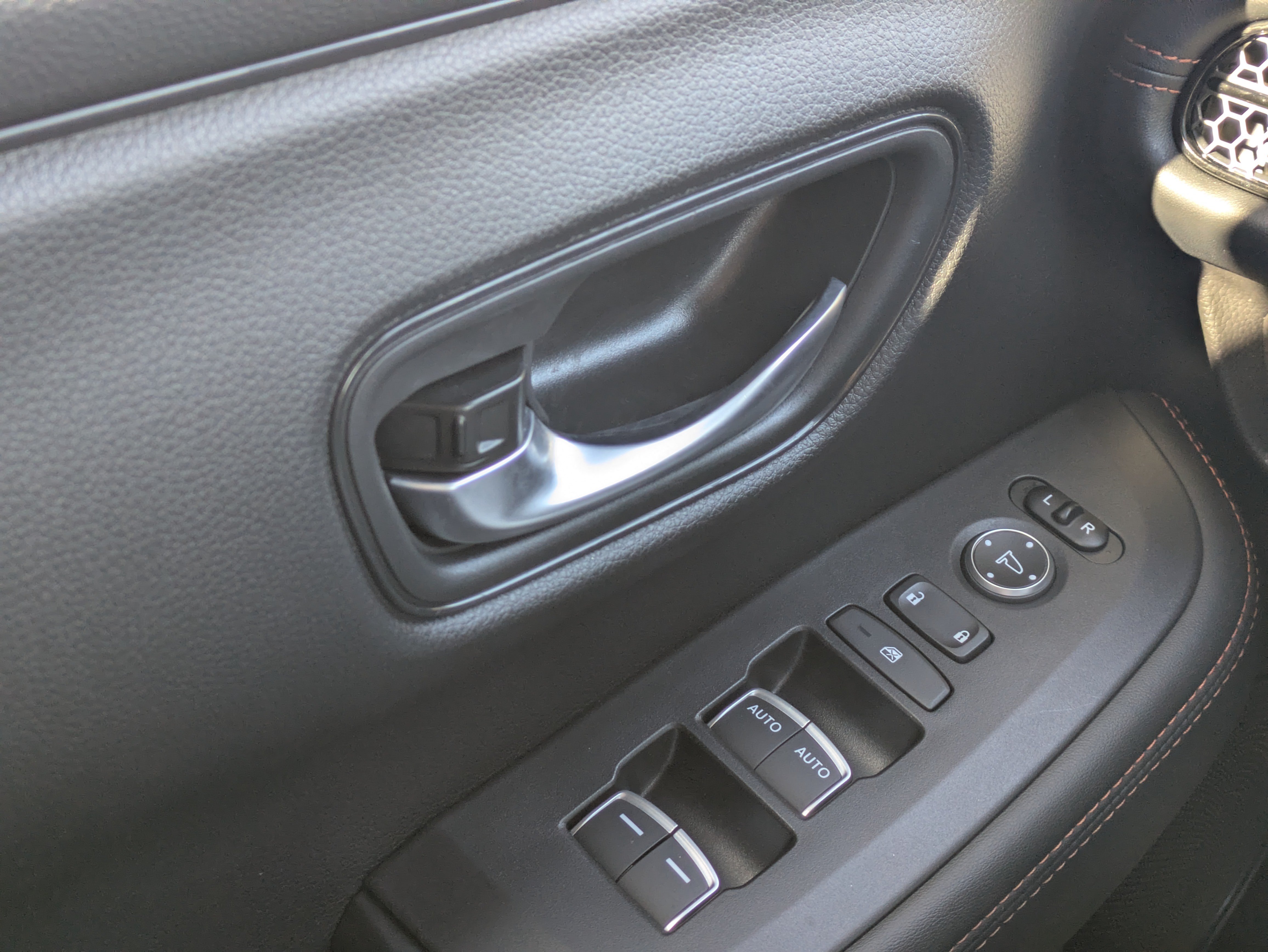 Used 2025 Honda HR-V Sport image 27