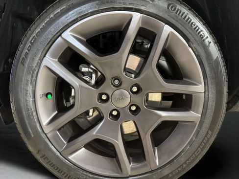 Used 2021 Jeep Renegade Latitude AWD/4WD image 31