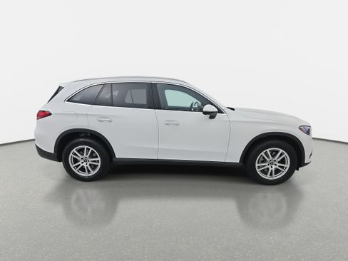Used 2025 Mercedes-Benz GLC 300 image 4