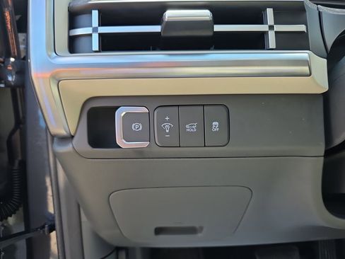 Used 2025 Hyundai Santa Fe Limited FWD image 21