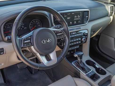 Used 2020 Kia Sportage EX image 9
