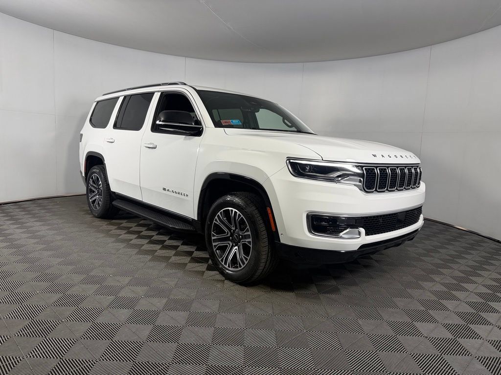 Used 2025 Jeep Wagoneer 4WD image 3