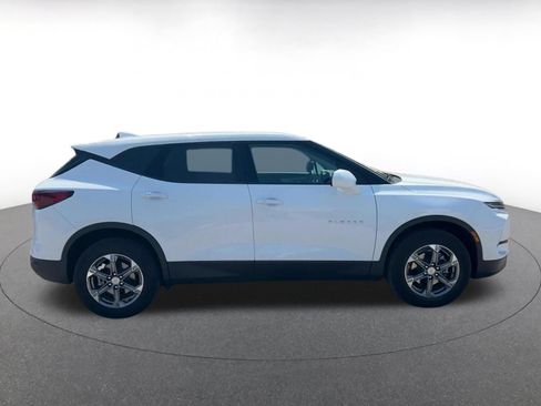 Used 2025 Chevrolet Blazer LT FWD image 13