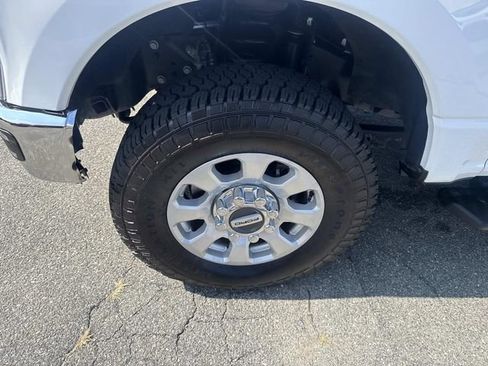Used 2023 Ford F250 XLT w/ FX4 Off-Road Package AWD/4WD image 10