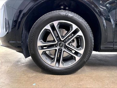 Used 2025 Audi Q5 Premium w/ Convenience Package AWD/4WD image 11