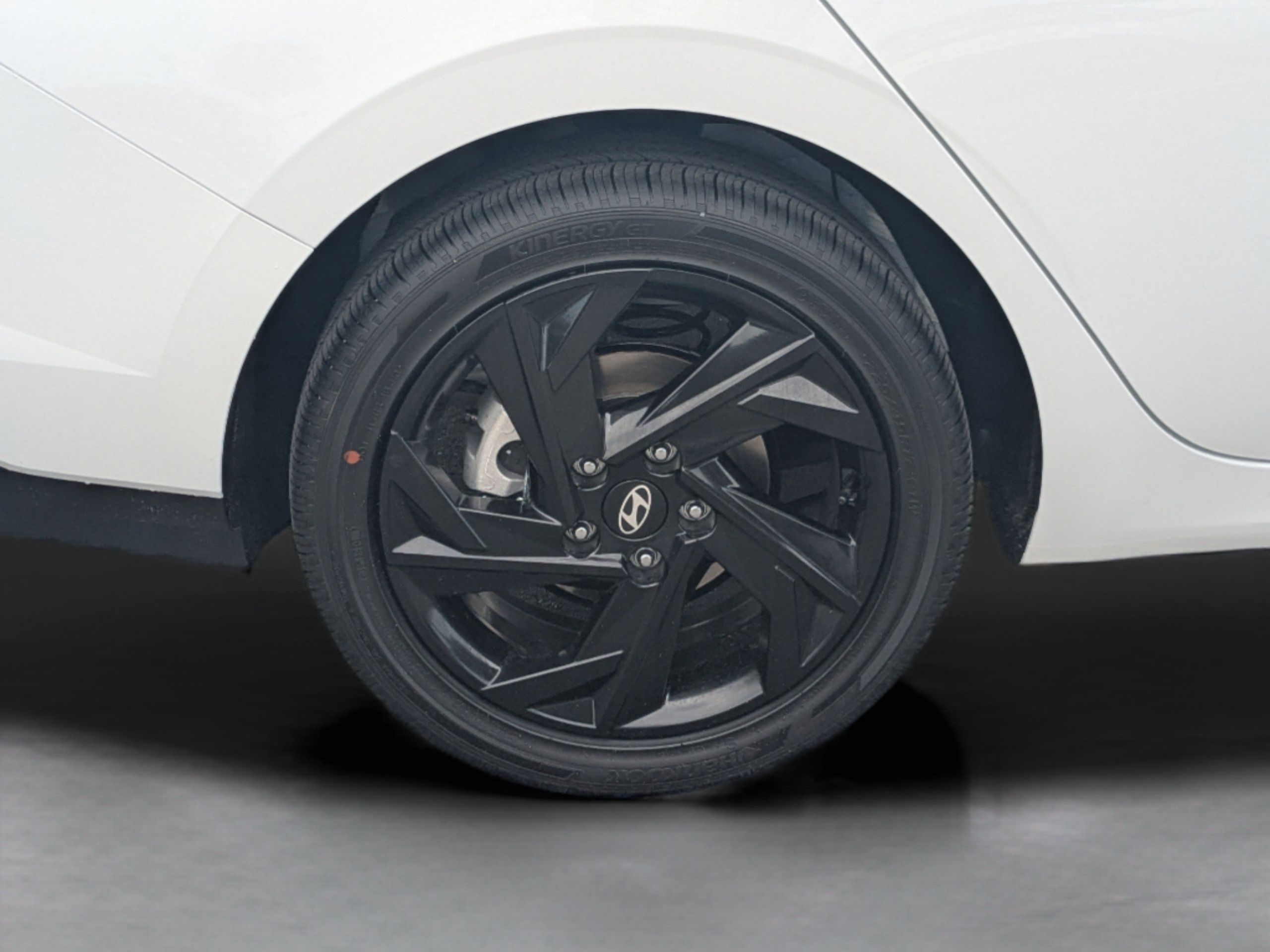 New 2026 Hyundai Elantra SEL Sport FWD image 14