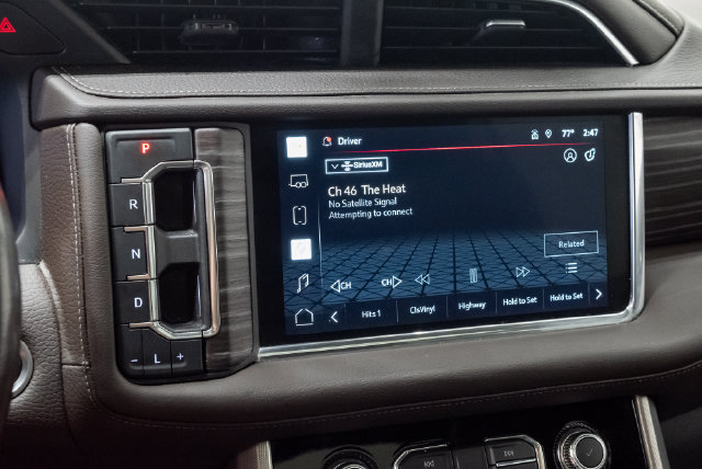 Used 2022 GMC Yukon XL Denali w/ Denali Premium Package AWD/4WD image 16