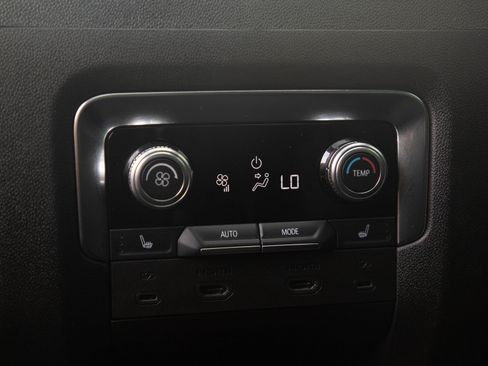 Used 2026 GMC Yukon AT4 w/ AT4 Premium Plus Package AWD/4WD image 18