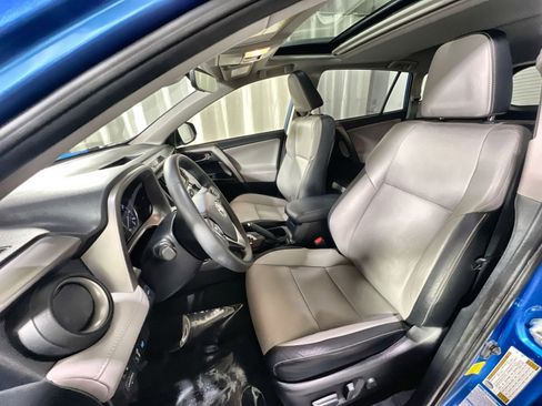 Used 2018 Toyota RAV4 Limited image 22