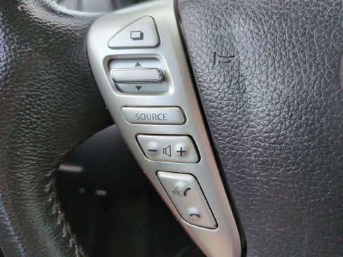 Used 2017 Nissan Versa Note SV FWD image 21