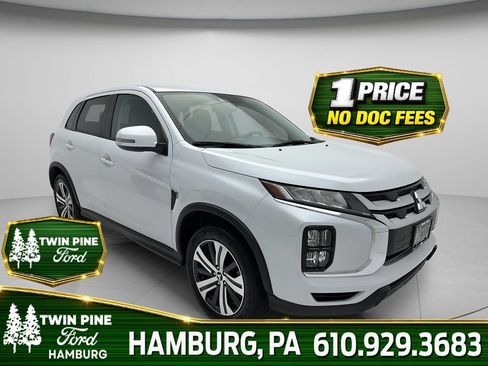 Used 2025 Mitsubishi Outlander Sport SE AWD/4WD image 1