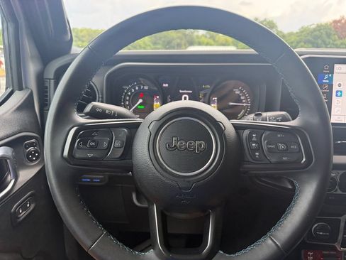 Used 2024 Jeep Wrangler Unlimited Rubicon 4xe AWD/4WD image 21