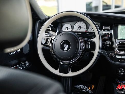 Used 2017 Rolls-Royce Ghost RWD image 14