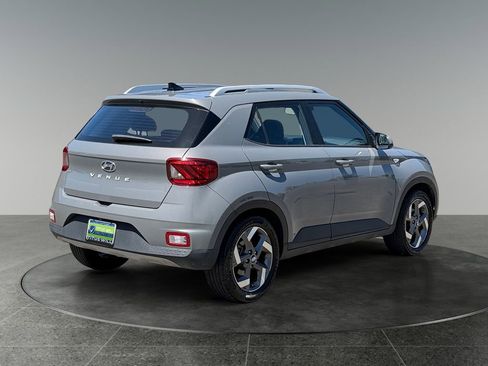 Used 2022 Hyundai Venue SEL FWD image 9