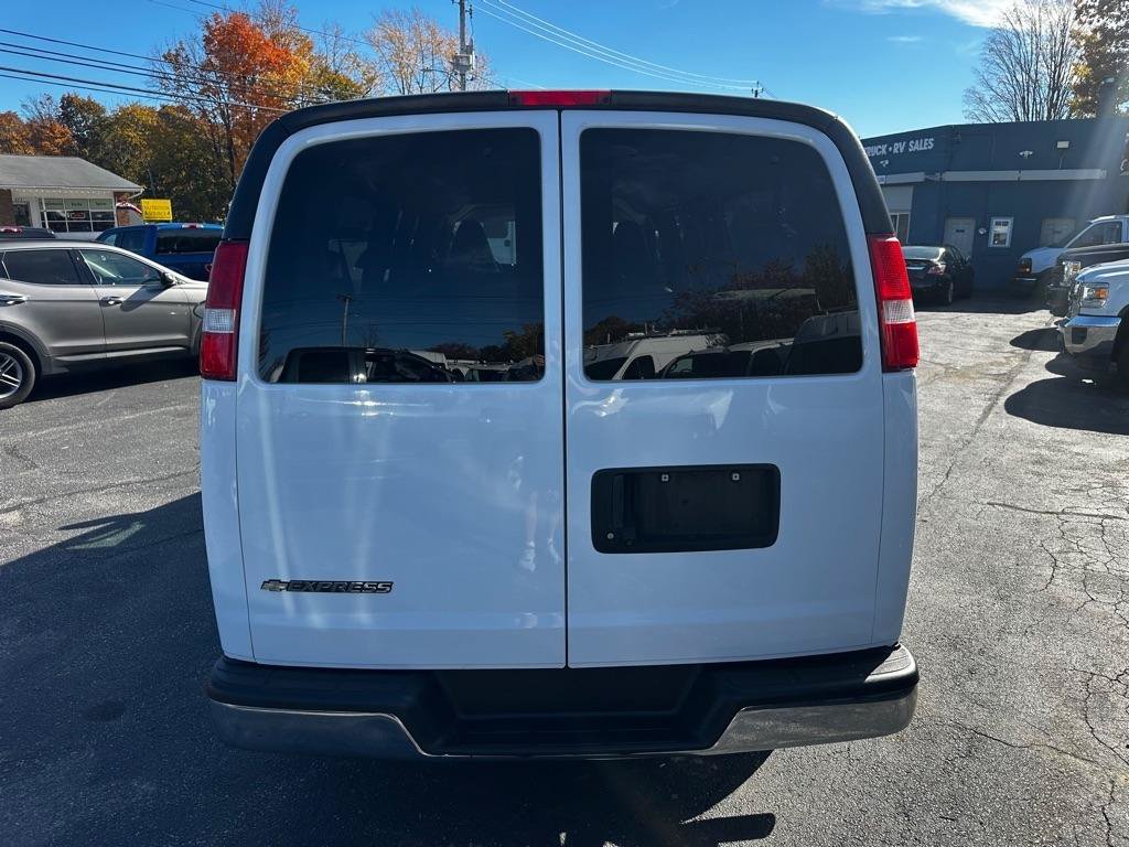 Used 2019 Chevrolet Express 3500 LT w/ LT Preferred Equipment Group RWD image 5