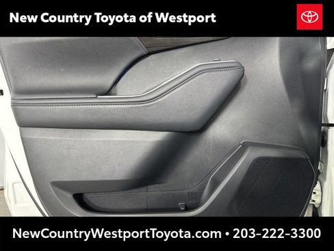 Used 2021 Toyota Highlander Platinum image 23