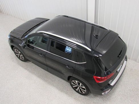 Used 2022 Volkswagen Taos SE image 6