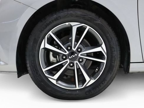 Used 2024 Kia Forte LXS FWD image 10