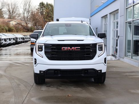 New 2026 GMC Sierra 1500 Elevation image 5