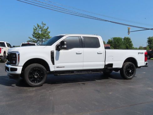 Used 2025 Ford F250 XLT w/ Black Appearance Package AWD/4WD image 2