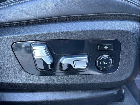 Used 2020 BMW X6 M50i image 50