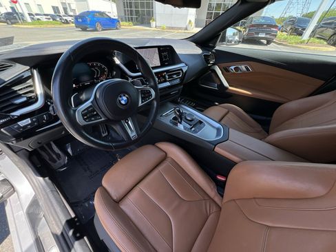 Used 2021 BMW Z4 M40i RWD image 2