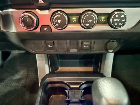Used 2020 Toyota Tacoma SR w/ SX Package image 14