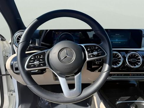 Used 2022 Mercedes-Benz A 220 4MATIC image 13