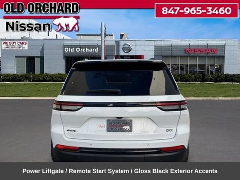 Used 2023 Jeep Grand Cherokee Altitude AWD/4WD image 8