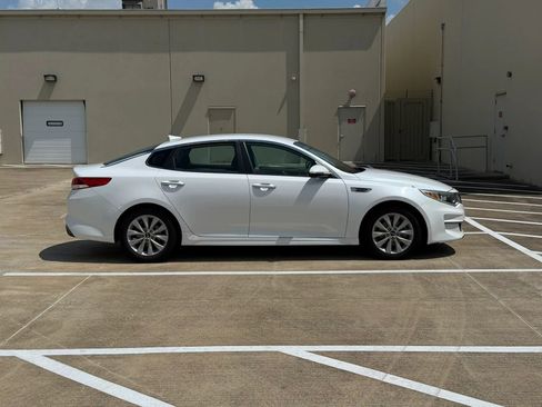Used 2016 Kia Optima LX FWD image 8