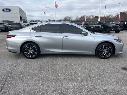 Used 2024 Lexus ES 350 w/ Premium Package image 4