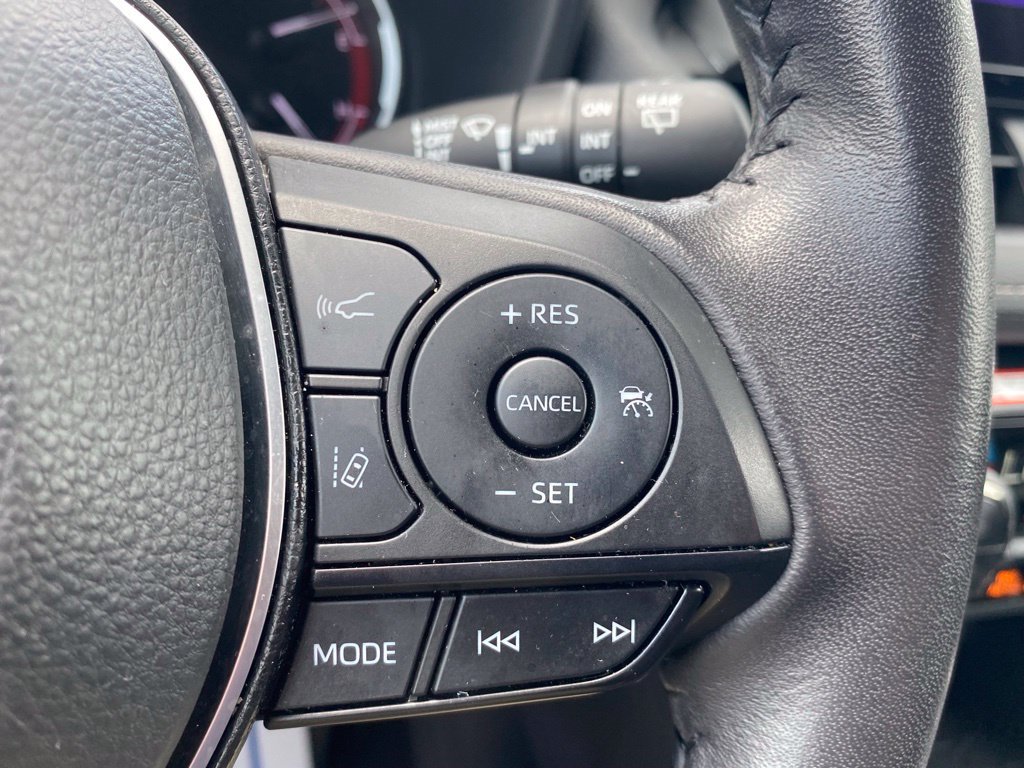 Used 2025 Toyota RAV4 XLE Premium AWD/4WD image 28