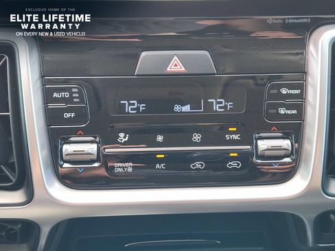 Used 2022 Kia Sorento S FWD image 16