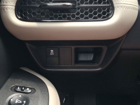 Used 2023 Honda HR-V LX image 22