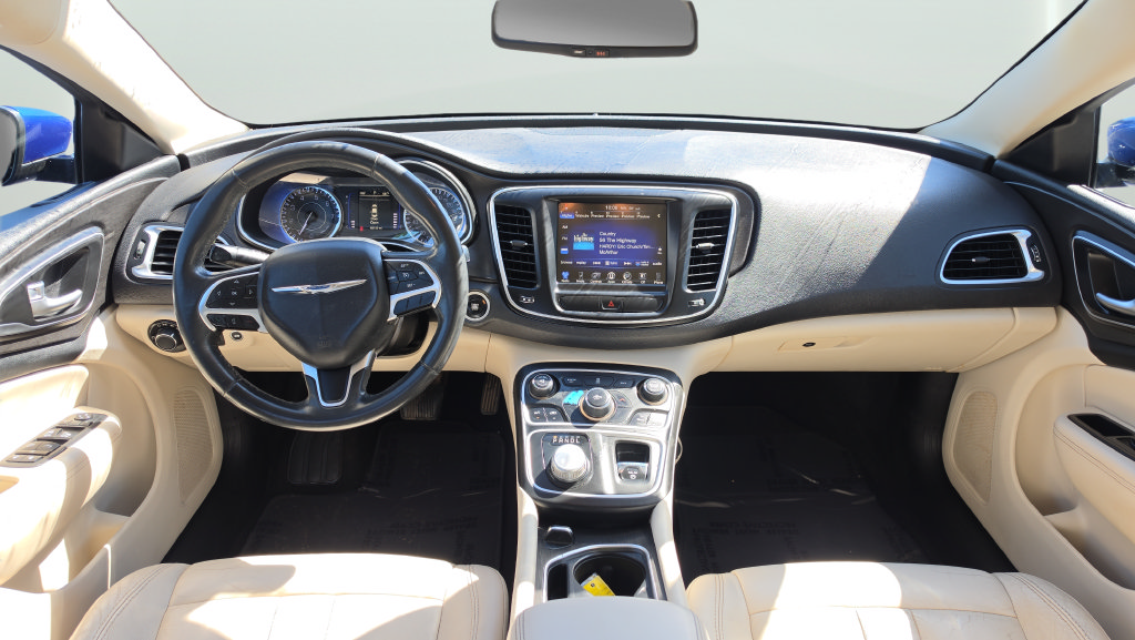 Used 2017 Chrysler 200 Limited Platinum FWD image 9