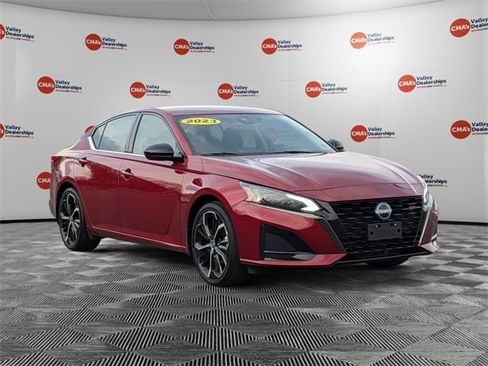 Used 2023 Nissan Altima 2.5 SR image 3