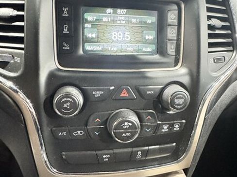 Used 2015 Jeep Grand Cherokee Laredo w/ Quick Order Package 23E AWD/4WD image 12