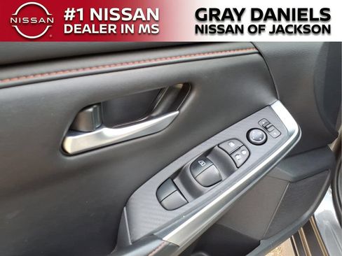 Used 2025 Nissan Sentra SR FWD image 10