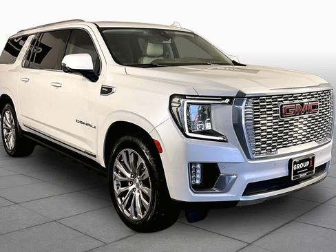 Certified 2022 GMC Yukon XL Denali AWD/4WD image 3