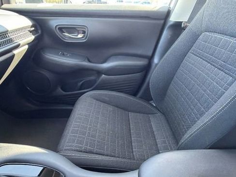 Used 2023 Honda HR-V LX image 23